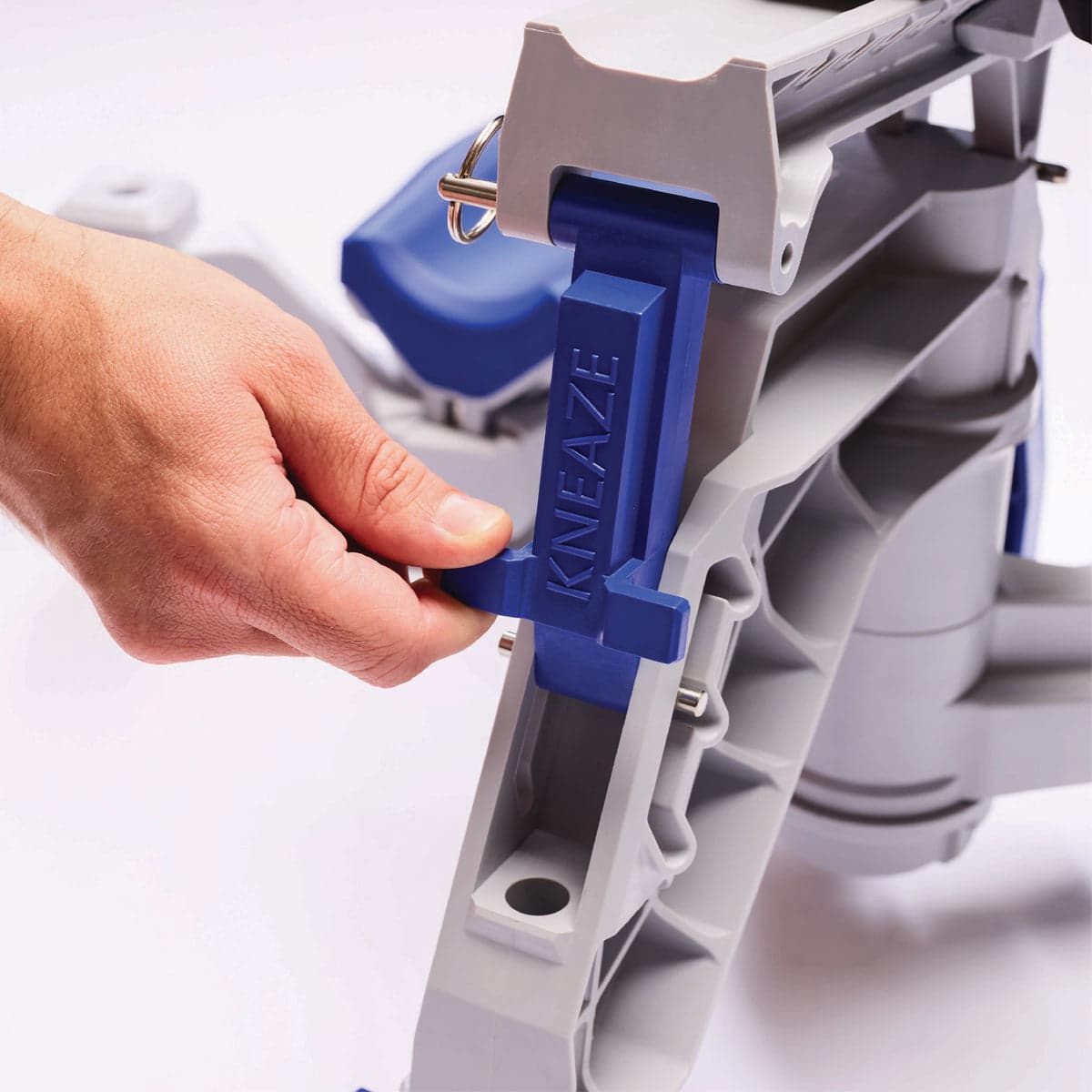 KNEAZE Rolling Knee-Pad Cart 4