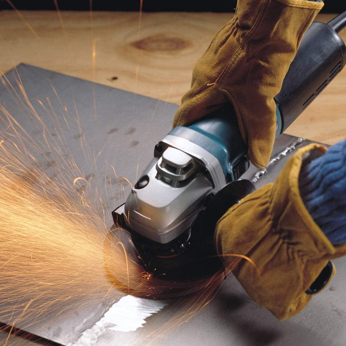 Makita Angle Grinder Variable Speed 5" - 9565CV 3